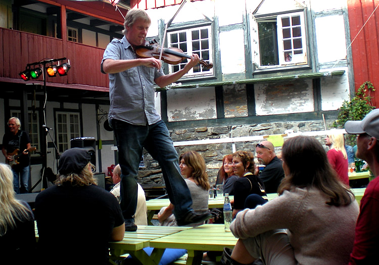 FolkPort Live