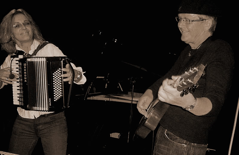 <FolkPort Live